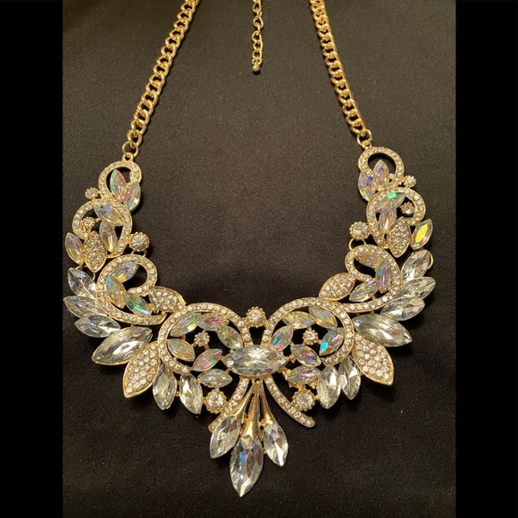 Jewelry - Amazing genuine Swarovski Crystal necklace